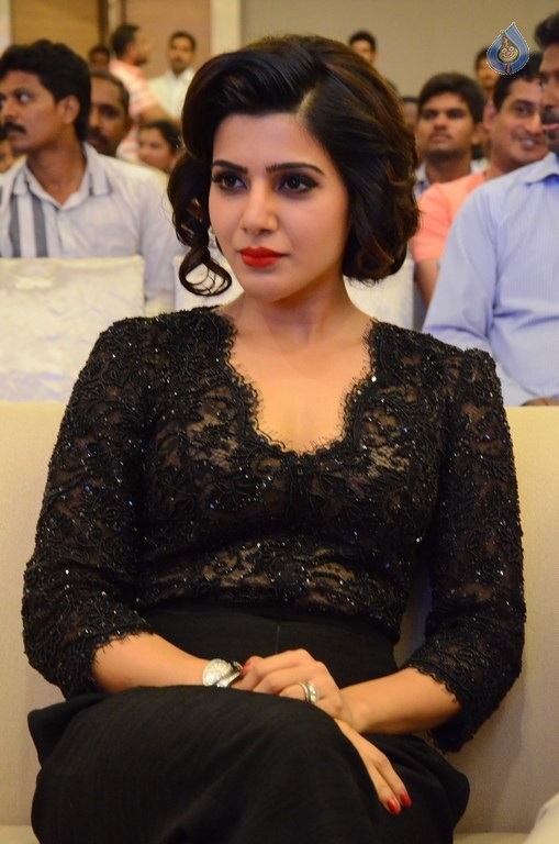 Samantha at A Aa Success Meet - 17 / 52 photos