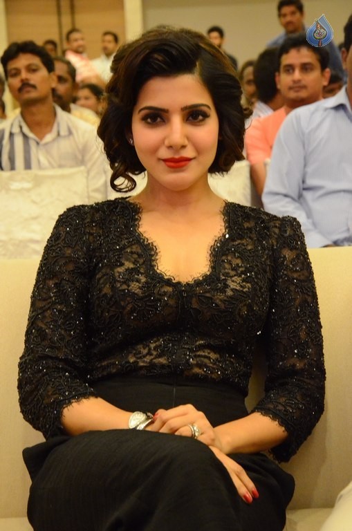 Samantha at A Aa Success Meet - 20 / 52 photos
