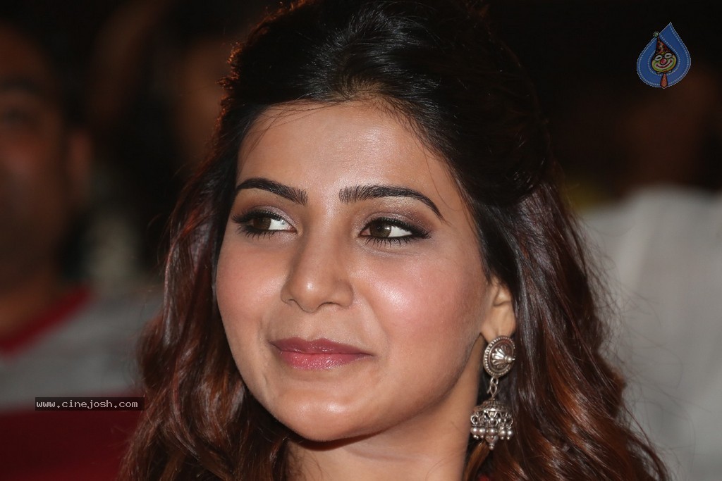 Samantha at Lovers Audio Launch - 42 / 128 photos