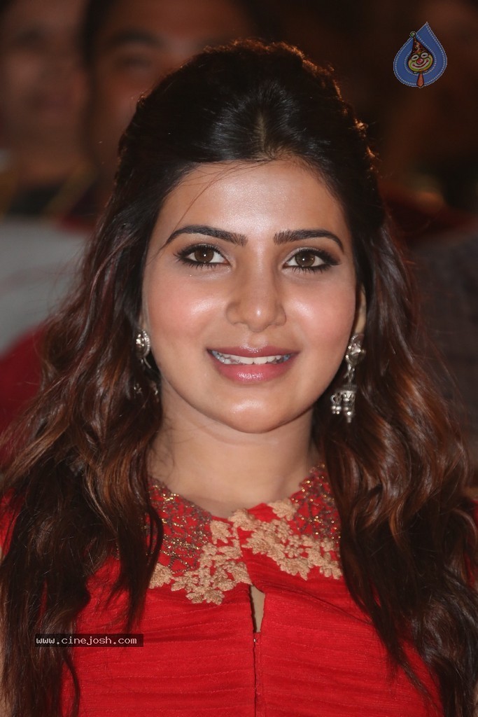 Samantha at Lovers Audio Launch - 101 / 128 photos