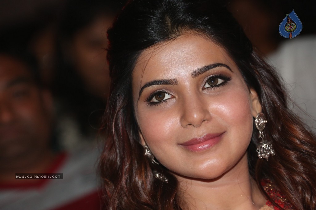 Samantha at Lovers Audio Launch - 112 / 128 photos