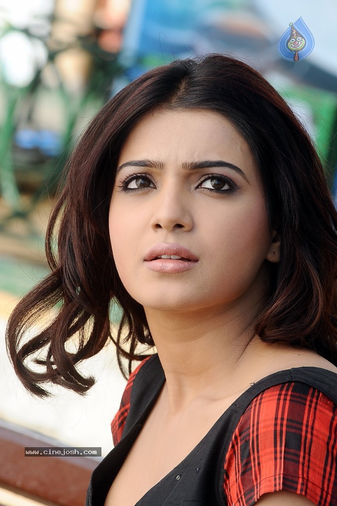 Samantha Hot Photo Gallery - 35 / 145 photos