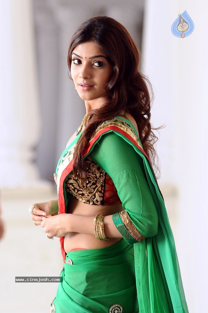 Samantha Hot Photo Gallery - 76 / 145 photos