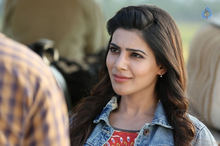Samantha in A Aa Movie - 3 / 7 photos