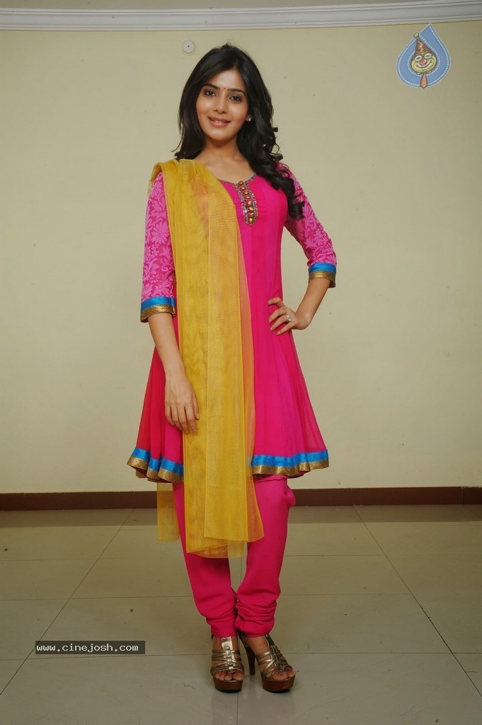 Samantha Latest Gallery - 23 / 24 photos