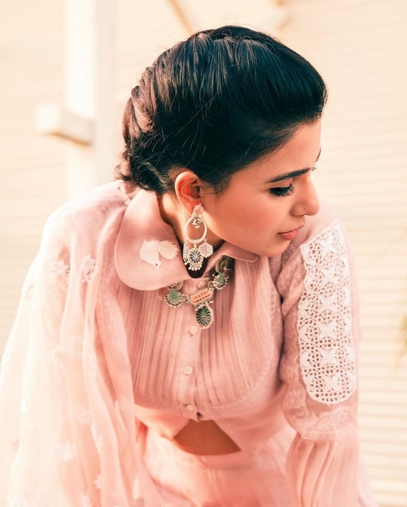 Samantha Photos - 15 / 16 photos