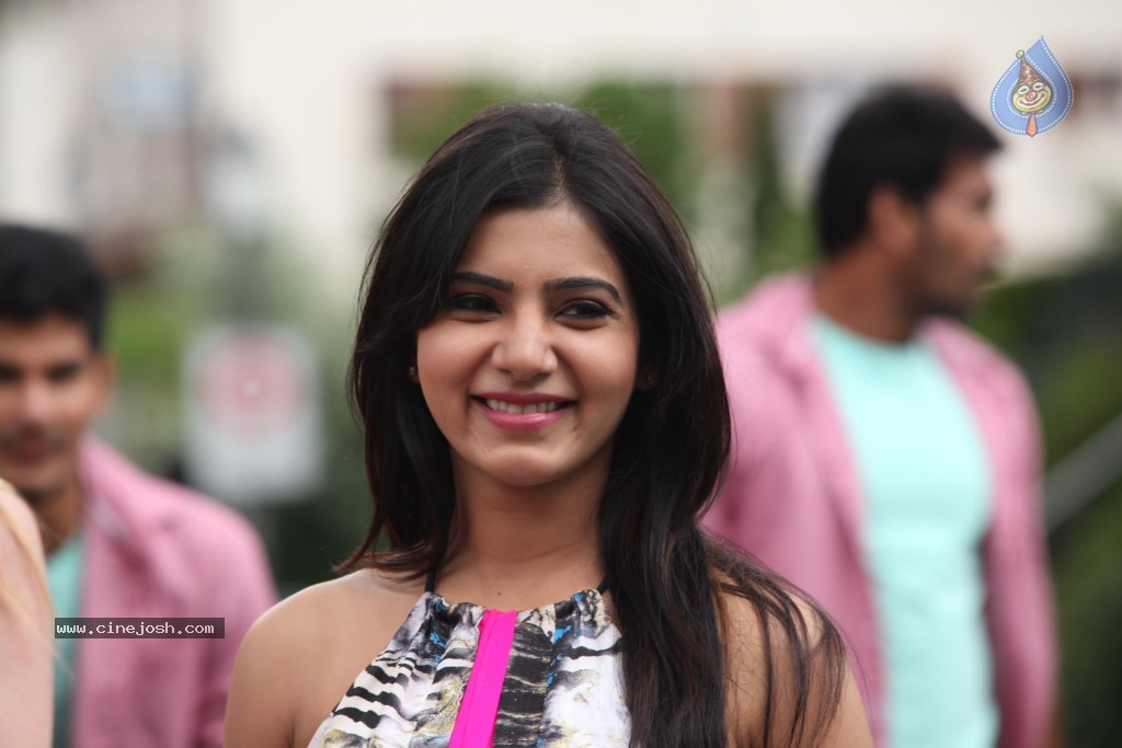 Samantha Stills - 5 / 18 photos