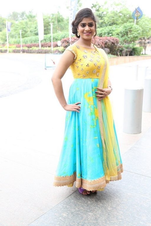 Samatha Latest Photos - 18 / 34 photos
