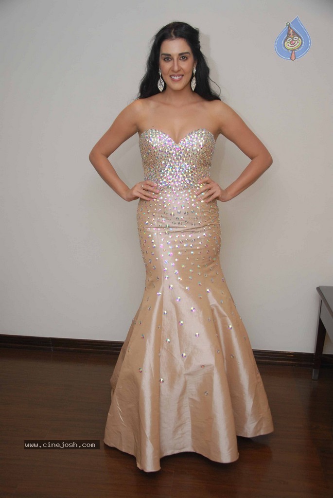 Samira Mohamed Ali Gallery - 11 / 43 photos