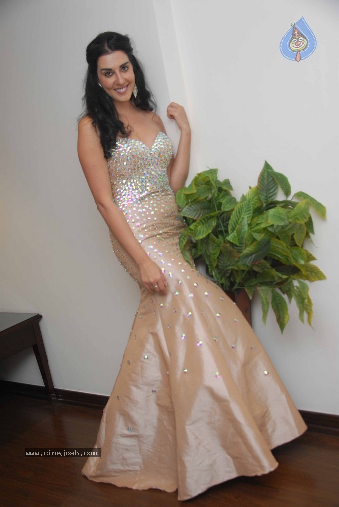 Samira Mohamed Ali Gallery - 34 / 43 photos