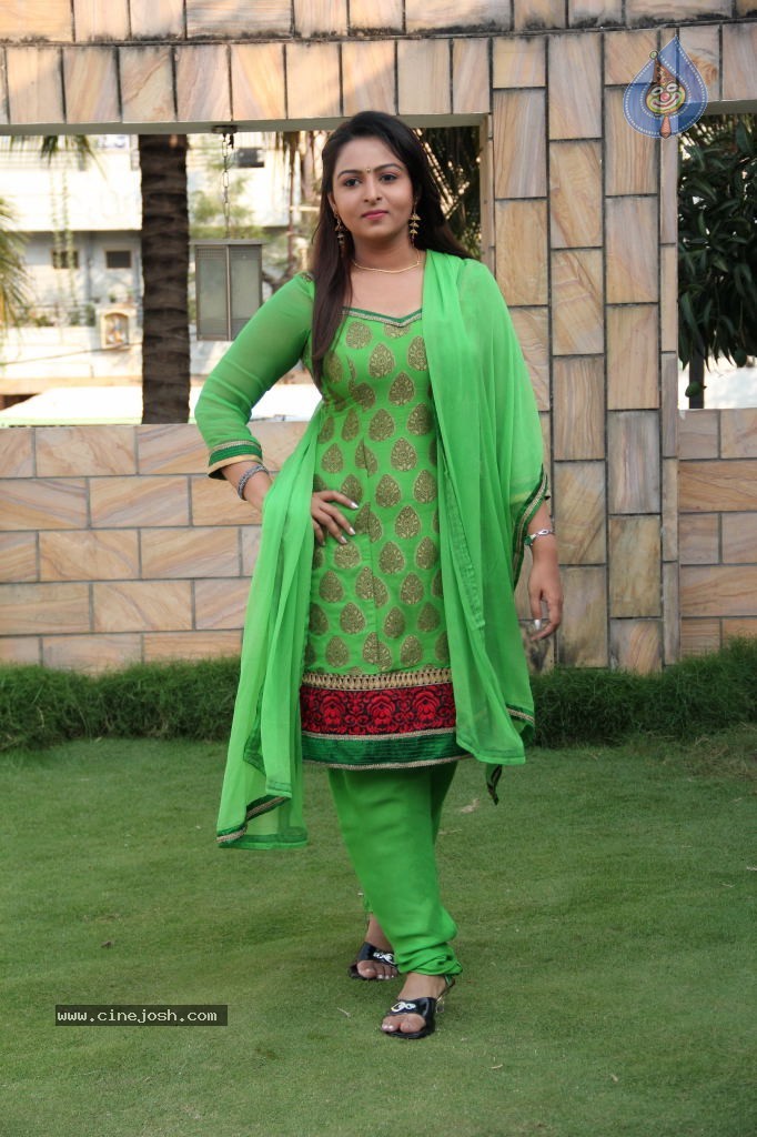 Samvritha Sunil Gallery - 28 / 94 photos