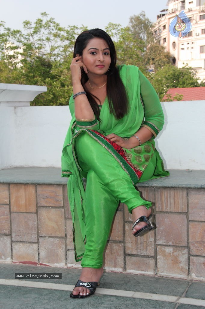 Samvritha Sunil Gallery - 61 / 94 photos