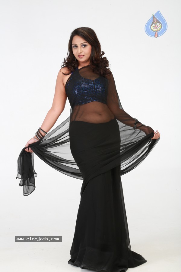 Samvritha Sunil Hot Photos - 41 / 70 photos