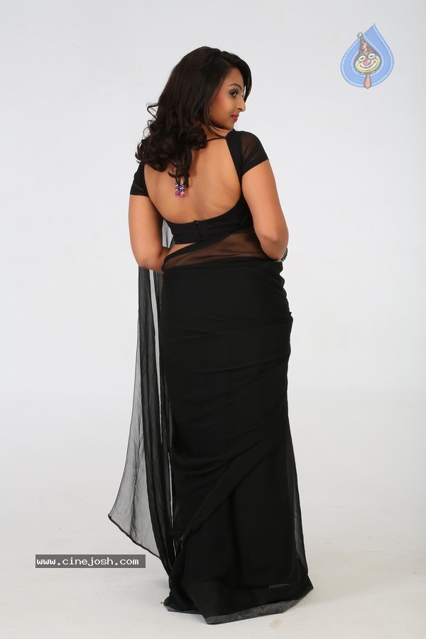 Samvritha Sunil Hot Photos - 47 / 70 photos