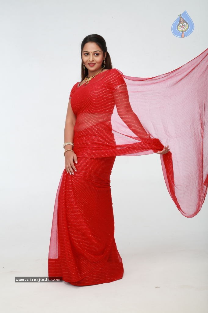Samvritha Sunil Hot Stills - 26 / 95 photos