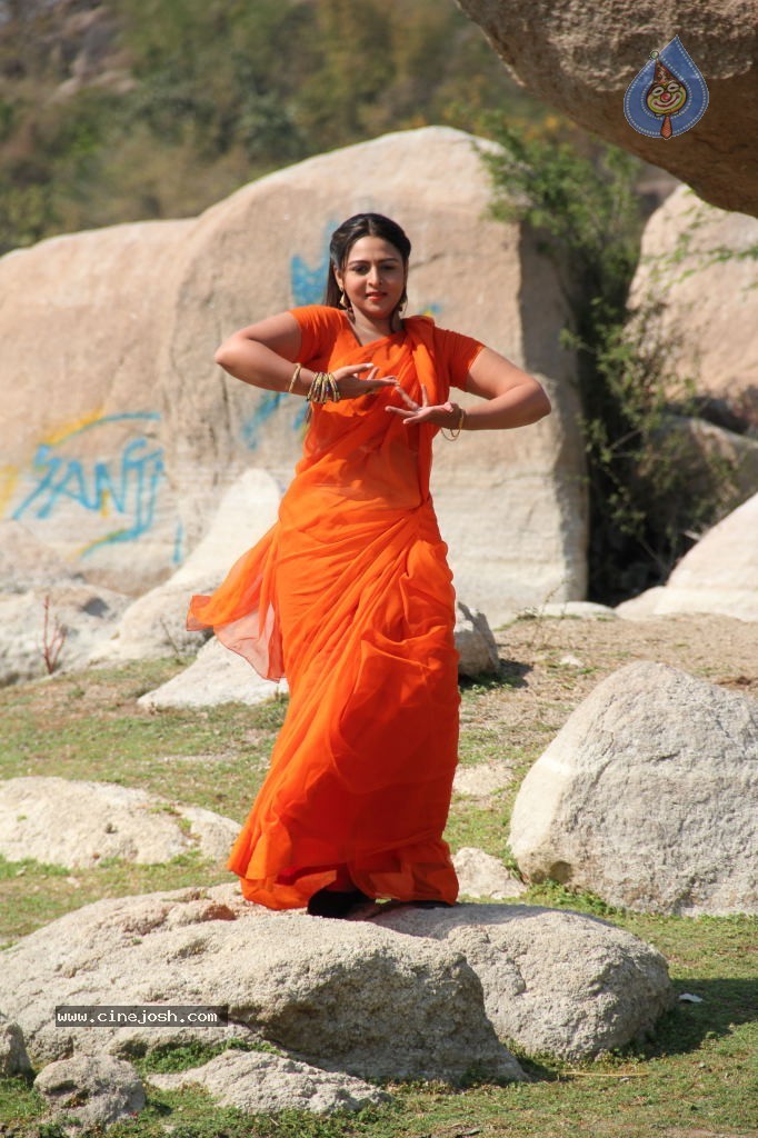 Samvritha Sunil Hot Stills - 31 / 95 photos