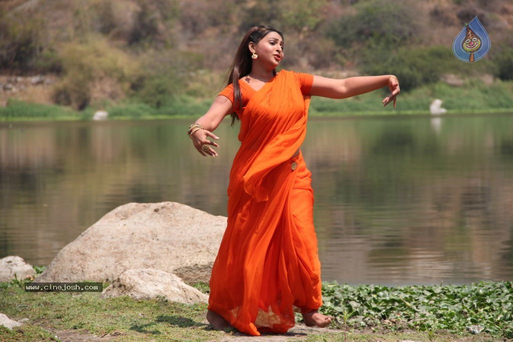 Samvritha Sunil Hot Stills - 46 / 95 photos