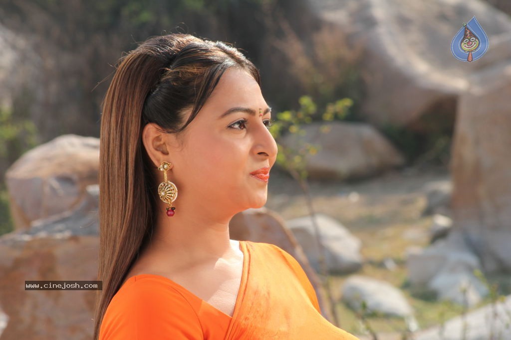 Samvritha Sunil Hot Stills - 62 / 95 photos