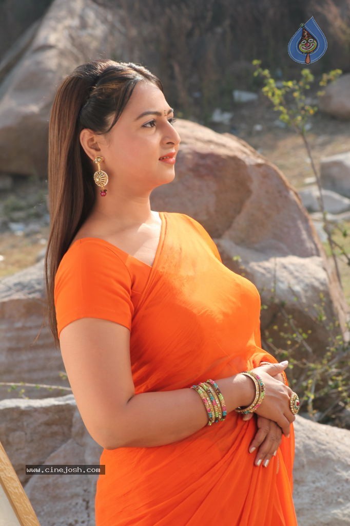 Samvritha Sunil Hot Stills - 66 / 95 photos
