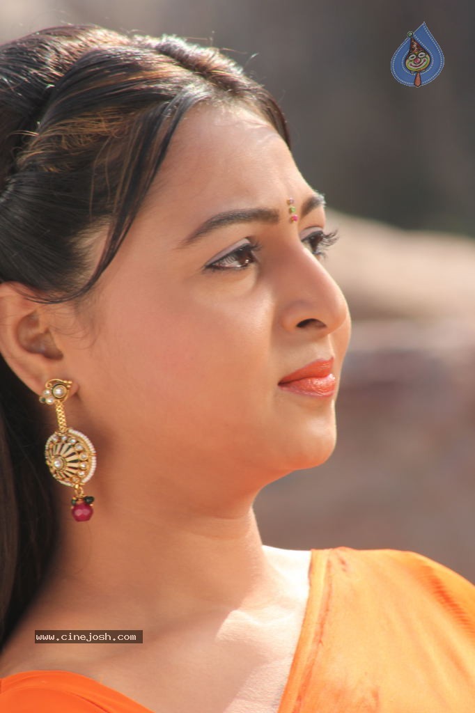 Samvritha Sunil Hot Stills - 71 / 95 photos
