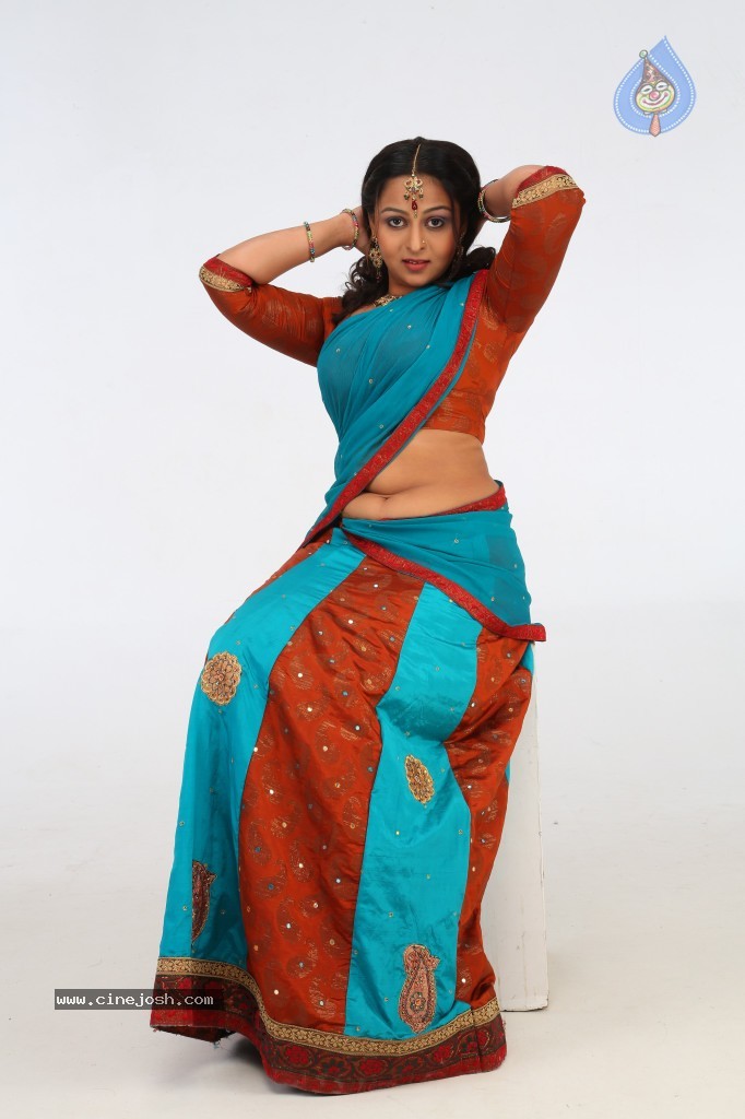 Samvritha Sunil Hot Stills - 6 / 30 photos