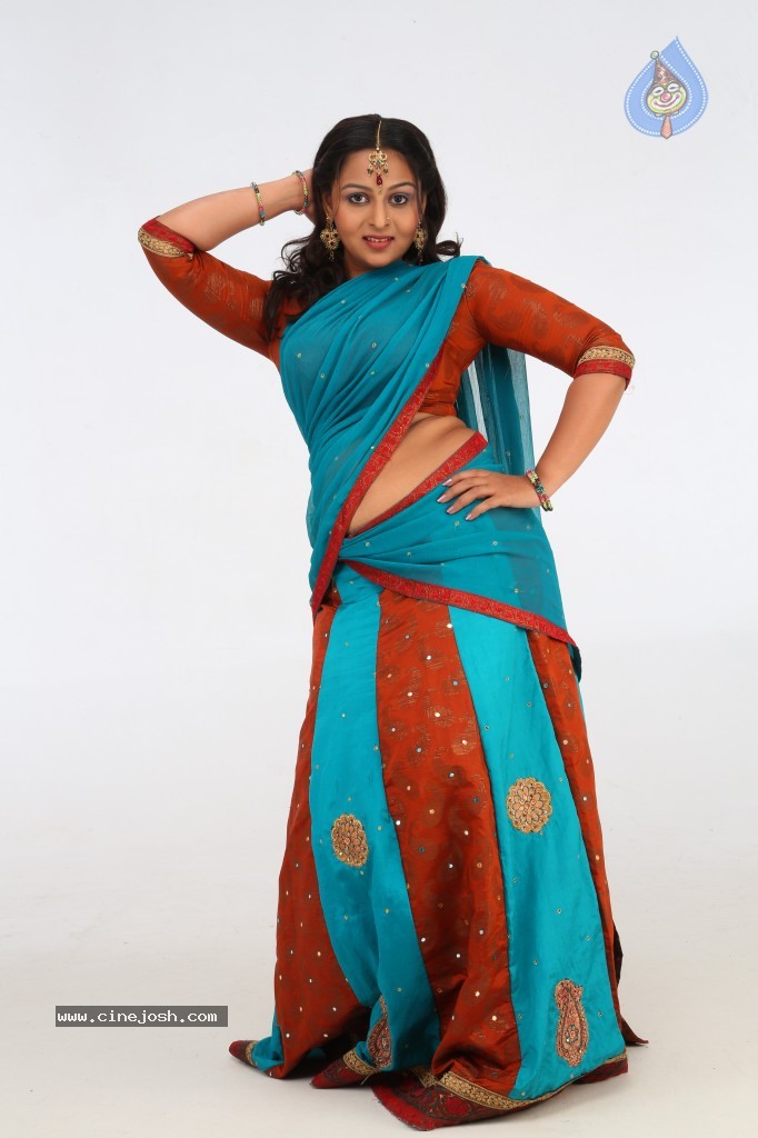 Samvritha Sunil Hot Stills - 21 / 30 photos