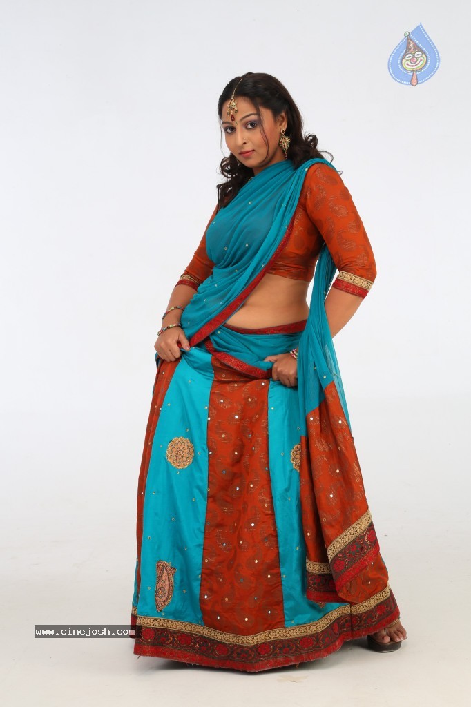 Samvritha Sunil Hot Stills - 26 / 30 photos