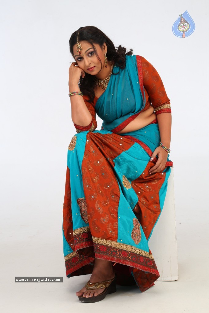 Samvritha Sunil Hot Stills - 27 / 30 photos