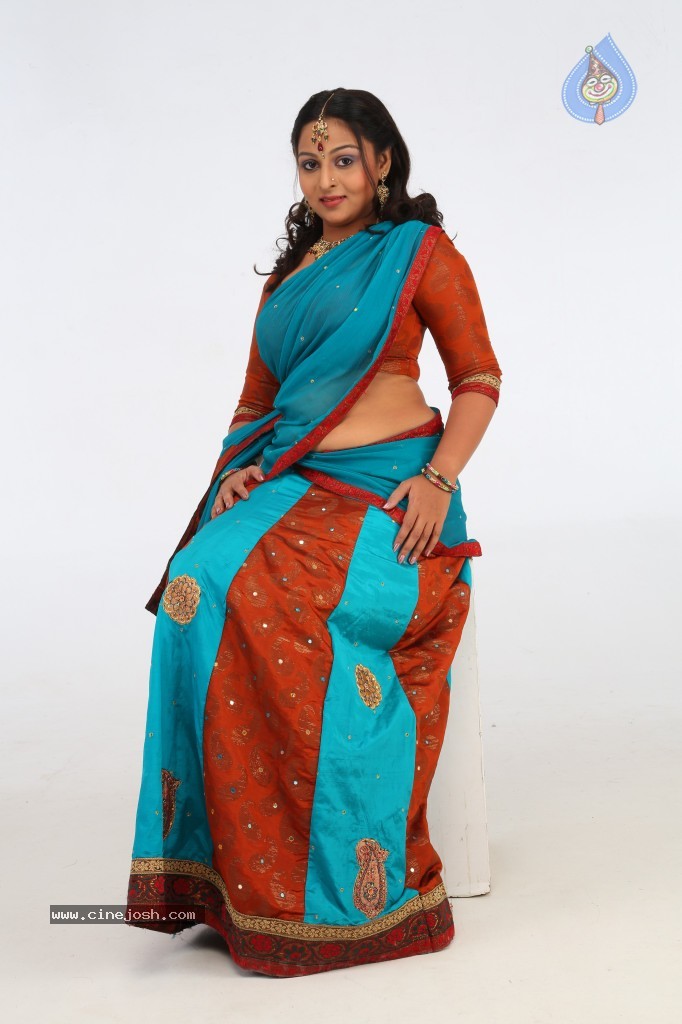 Samvritha Sunil Hot Stills - 28 / 30 photos
