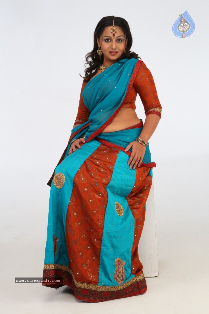 Samvritha Sunil Hot Stills - 29 / 30 photos