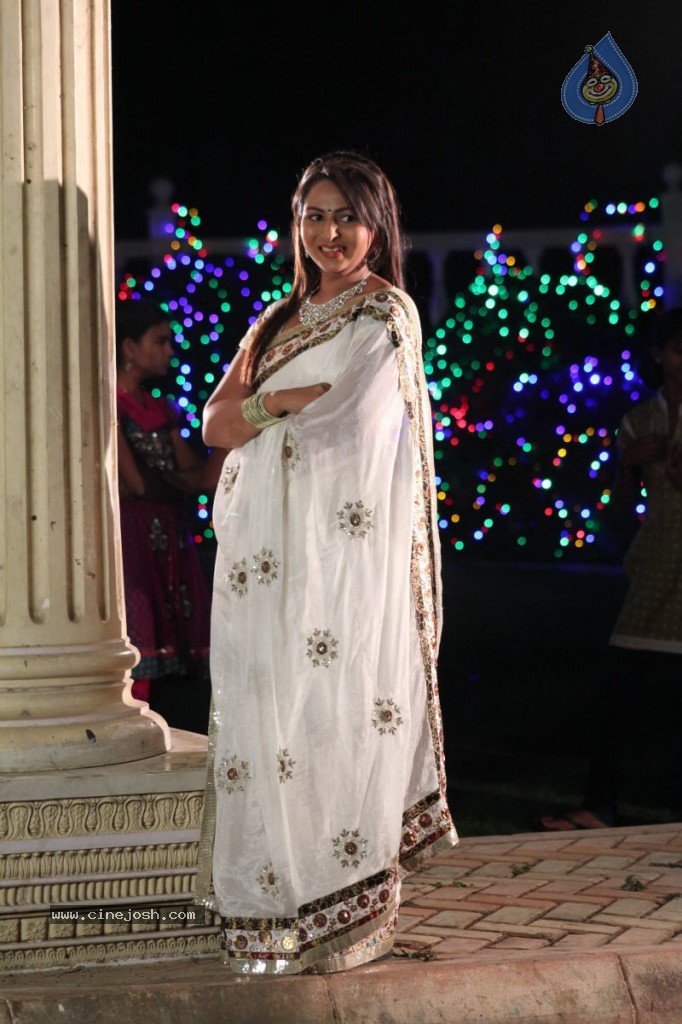 Samvritha Sunil New Stills - 36 / 78 photos