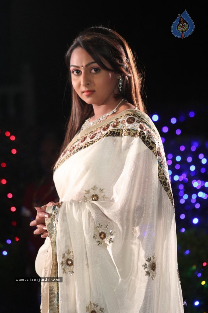 Samvritha Sunil New Stills - 42 / 78 photos