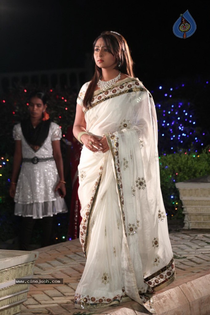 Samvritha Sunil New Stills - 49 / 78 photos
