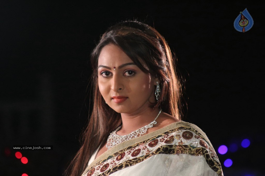 Samvritha Sunil New Stills - 55 / 78 photos