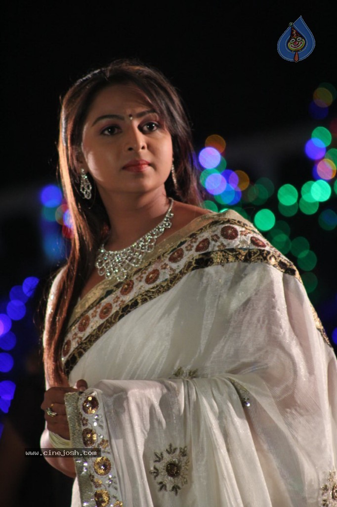 Samvritha Sunil New Stills - 61 / 78 photos