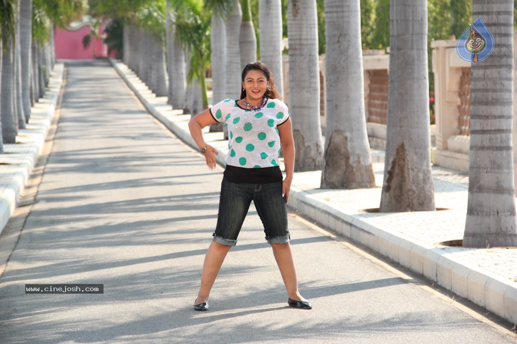 Samvritha Sunil New Stills - 4 / 34 photos