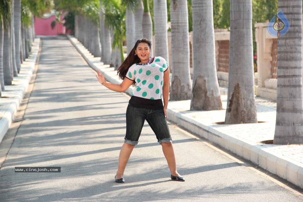 Samvritha Sunil New Stills - 15 / 34 photos