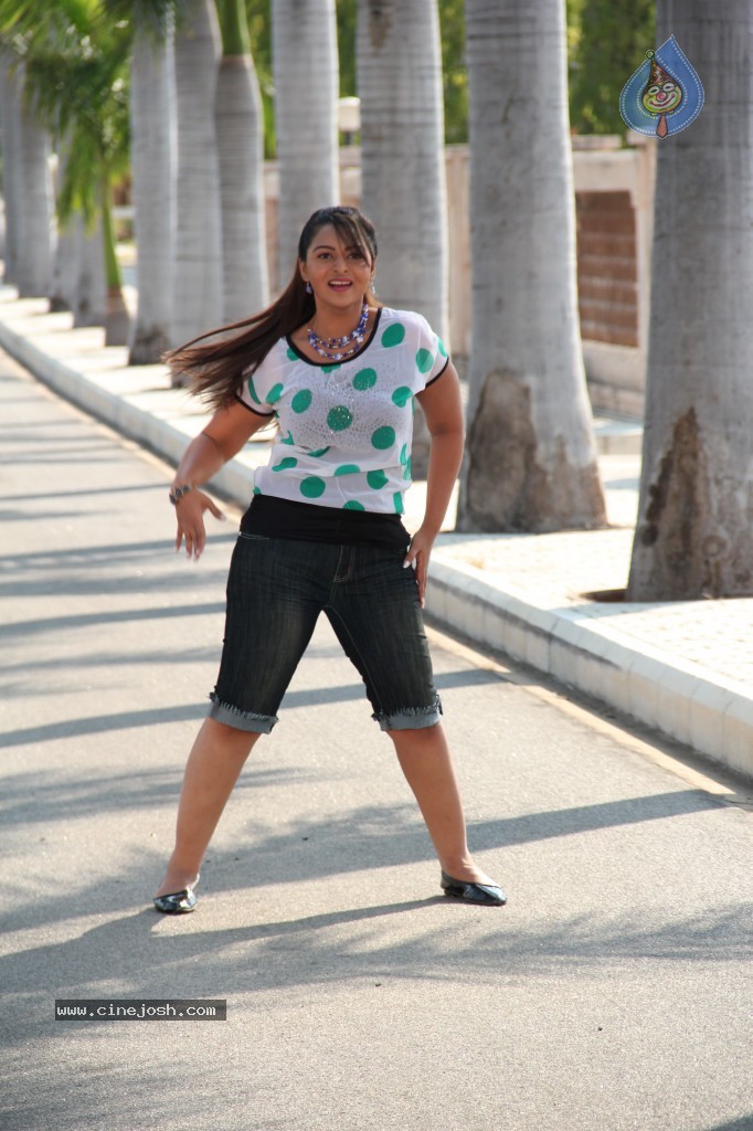 Samvritha Sunil New Stills - 26 / 34 photos