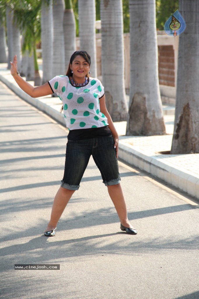 Samvritha Sunil New Stills - 28 / 34 photos