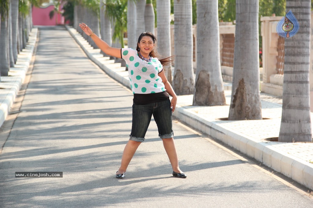 Samvritha Sunil New Stills - 31 / 34 photos