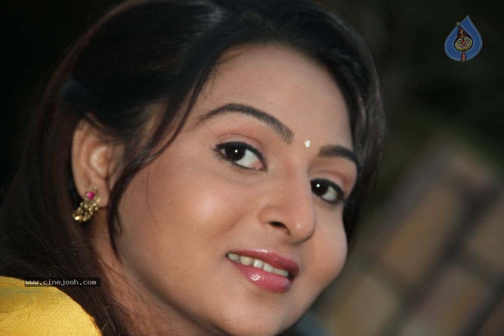 Samvritha Sunil Stills - 85 / 89 photos