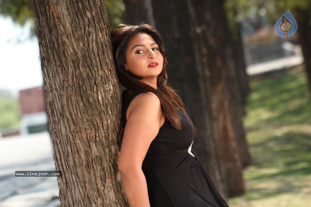 Samvritha Sunil Stills - 49 / 65 photos