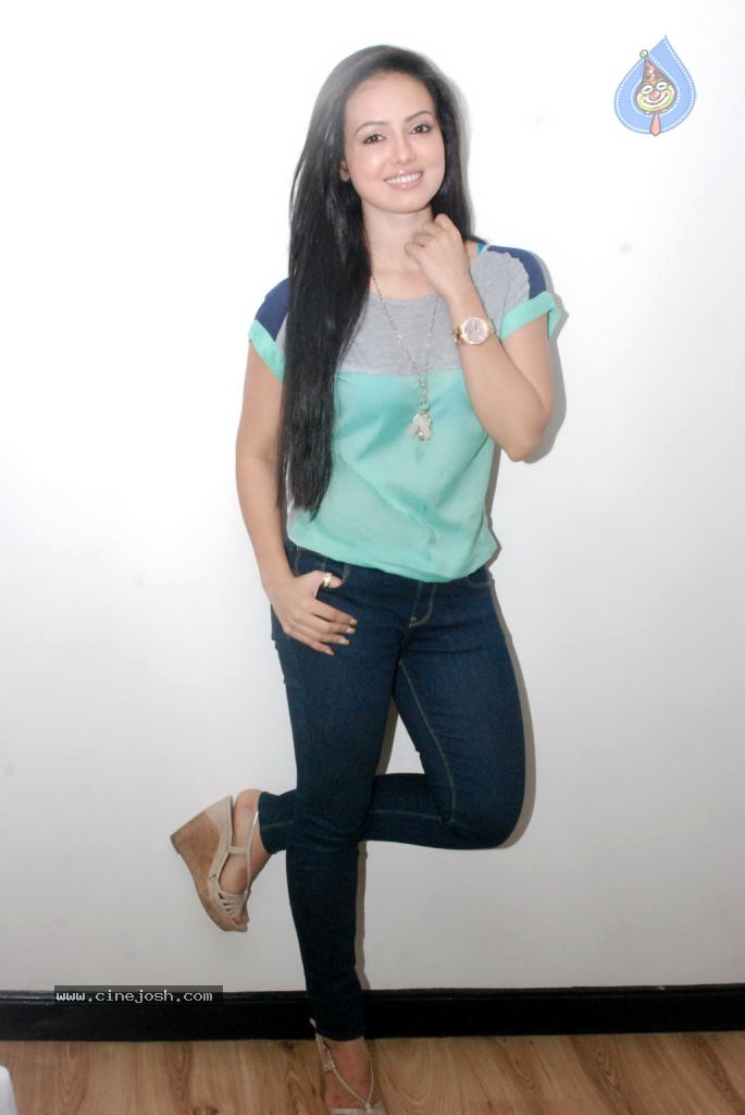 Sana Khan Latest Stills - 66 / 68 photos