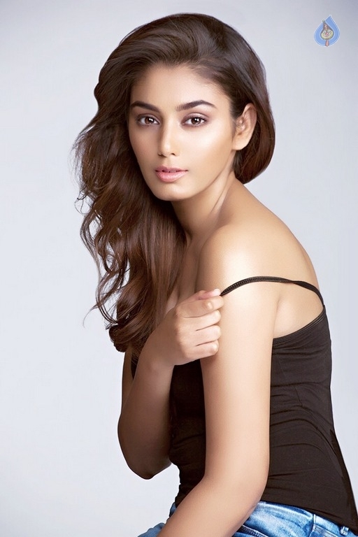 Sana Latest Photo Shoot - 11 / 11 photos