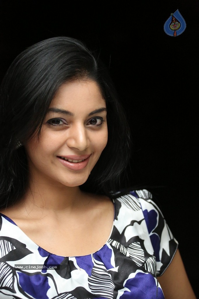 Sanam Shetty New Stills - 7 / 68 photos