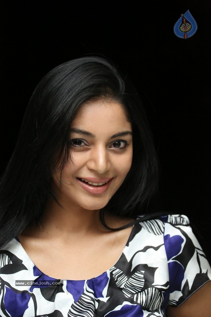 Sanam Shetty New Stills - 16 / 68 photos