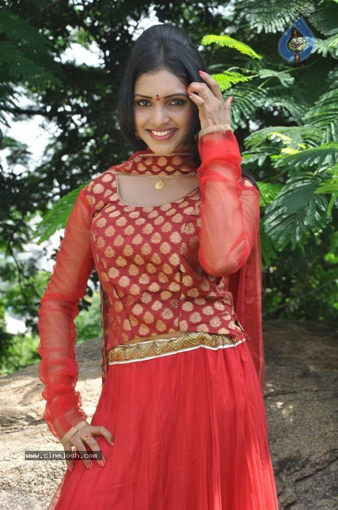 Sanchitha Padukone Latest Stills - 10 / 58 photos