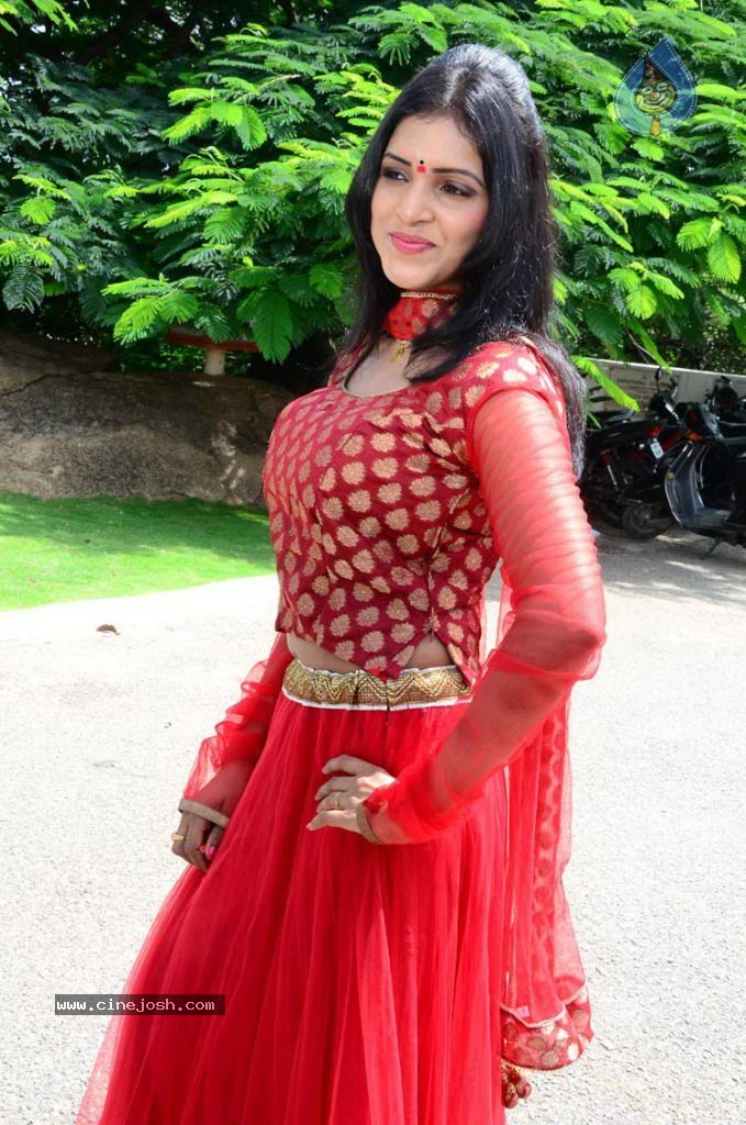 Sanchitha Padukone Latest Stills - 13 / 58 photos