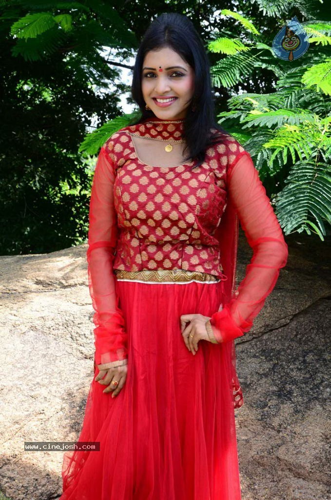 Sanchitha Padukone Latest Stills - 14 / 58 photos