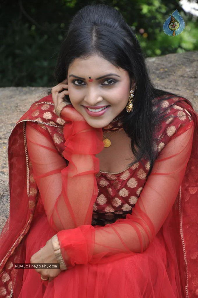 Sanchitha Padukone Latest Stills - 25 / 58 photos